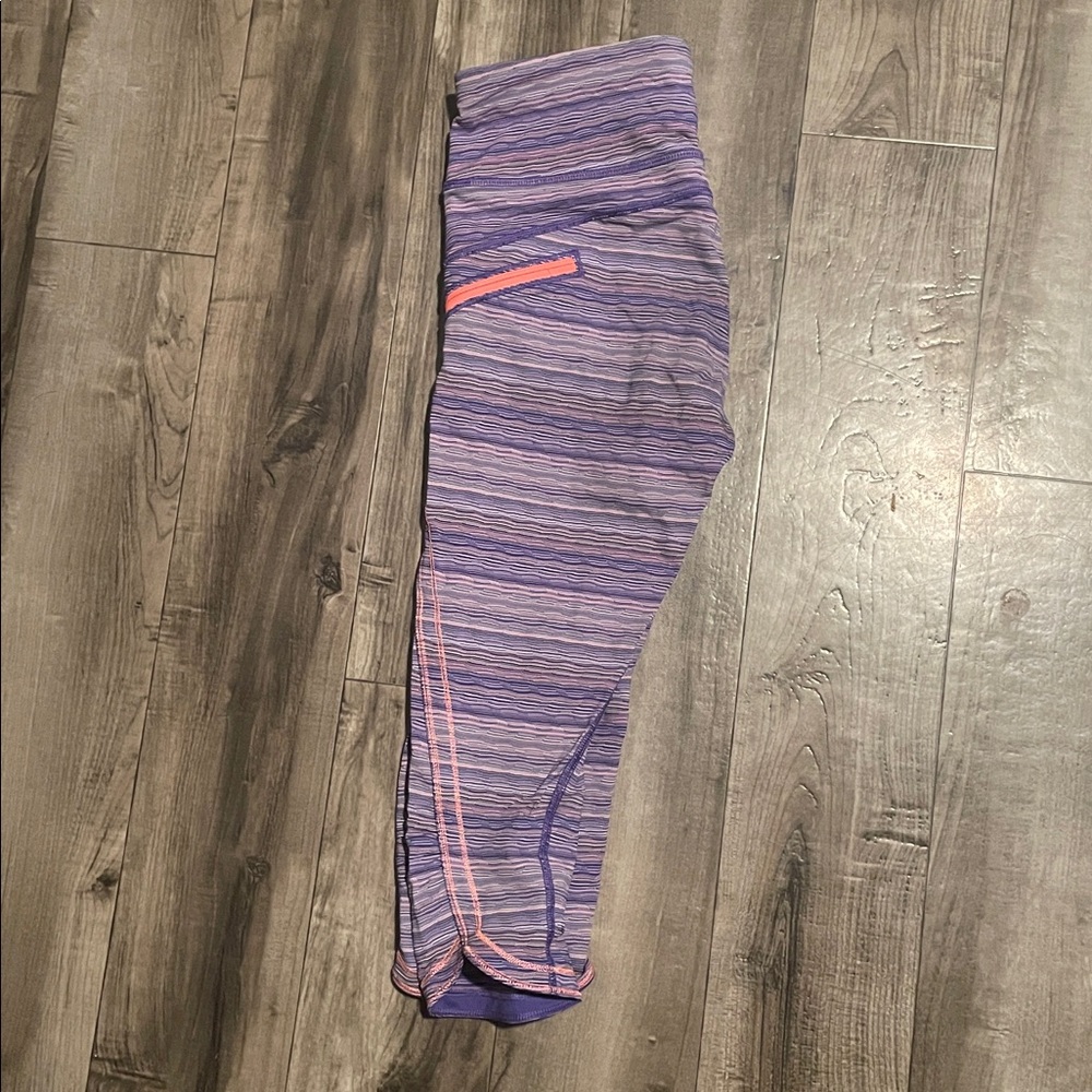 Lululemon Crops - Picture 2 of 4